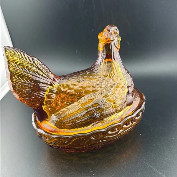 L E Smith Vintage Amber Glass Hen Covered Dish - Picture 3 of 4